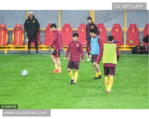 足球明星恋情被偷拍视频曝光引发热议粉丝纷纷围观评论不断